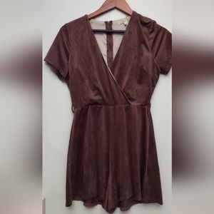 Women's romper size Medium purple suede like jumpsuit short women's Medium outfi